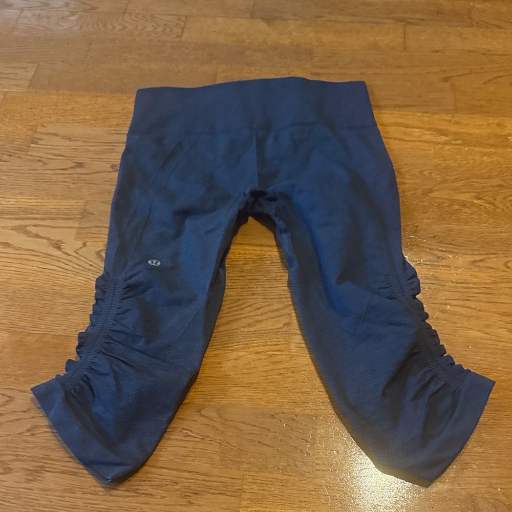 LULULEMON LIKE NEW Navy Blue Leggings